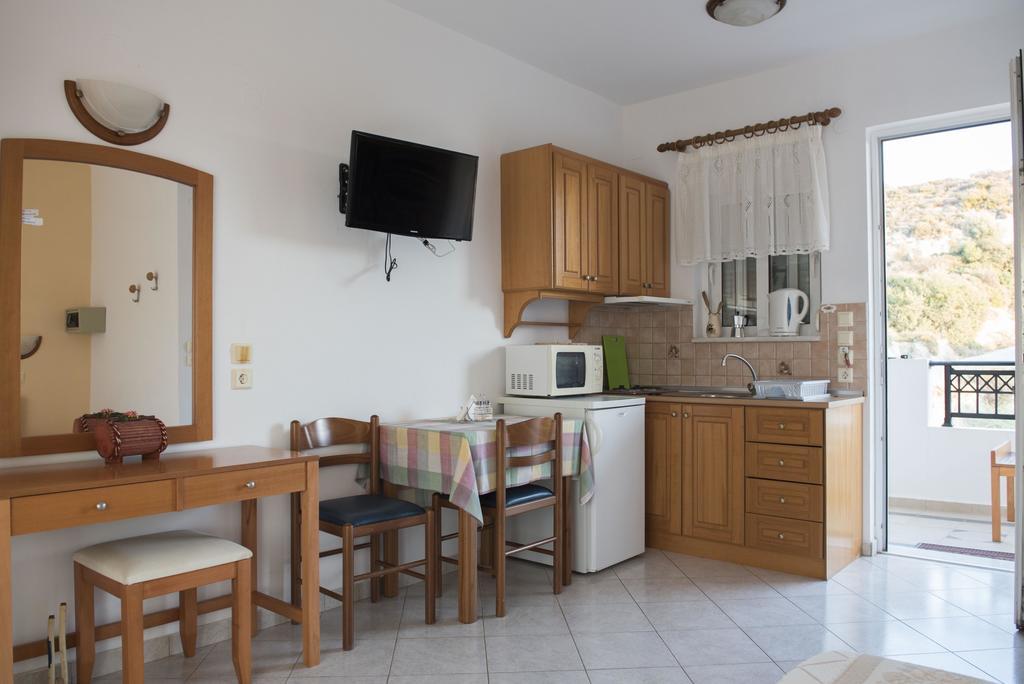 Nephele Apartments ファリラキ エクステリア 写真