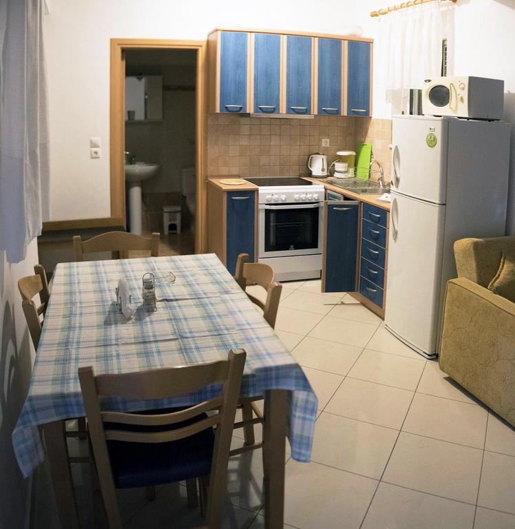Nephele Apartments ファリラキ エクステリア 写真