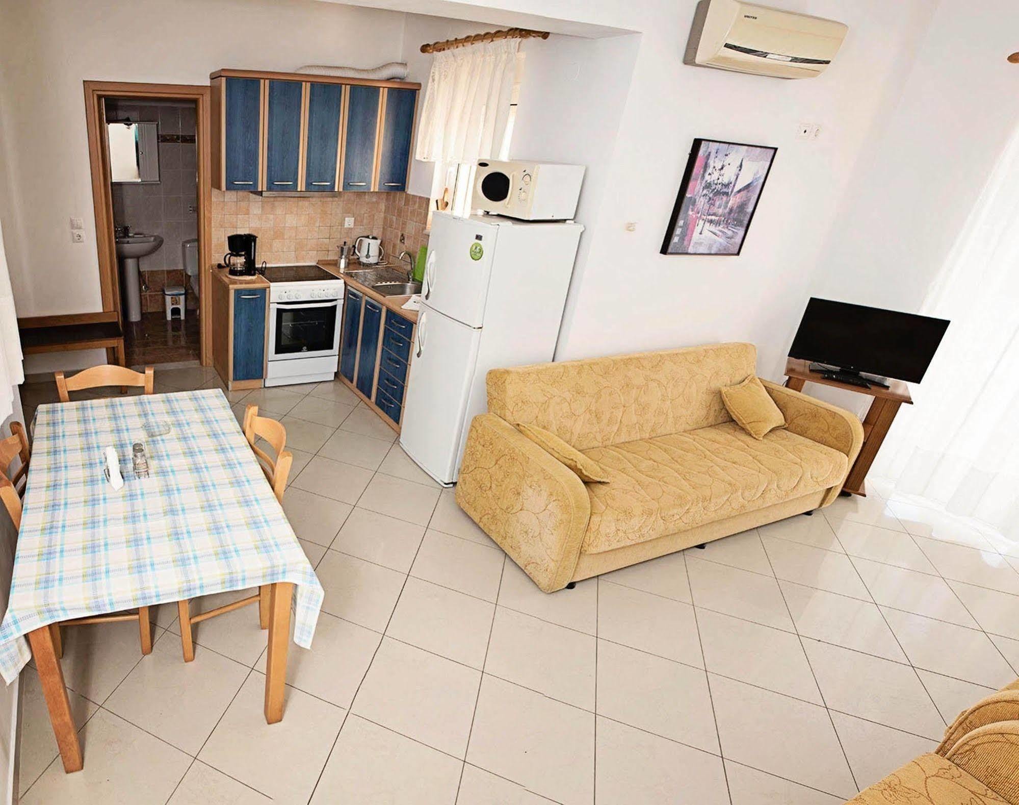 Nephele Apartments ファリラキ エクステリア 写真
