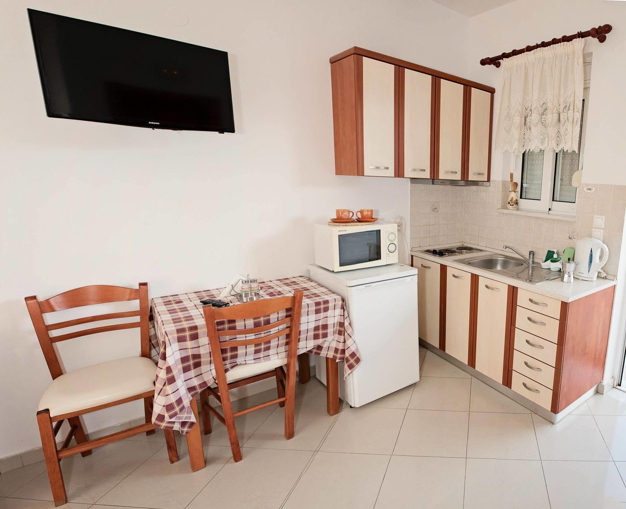 Nephele Apartments ファリラキ エクステリア 写真