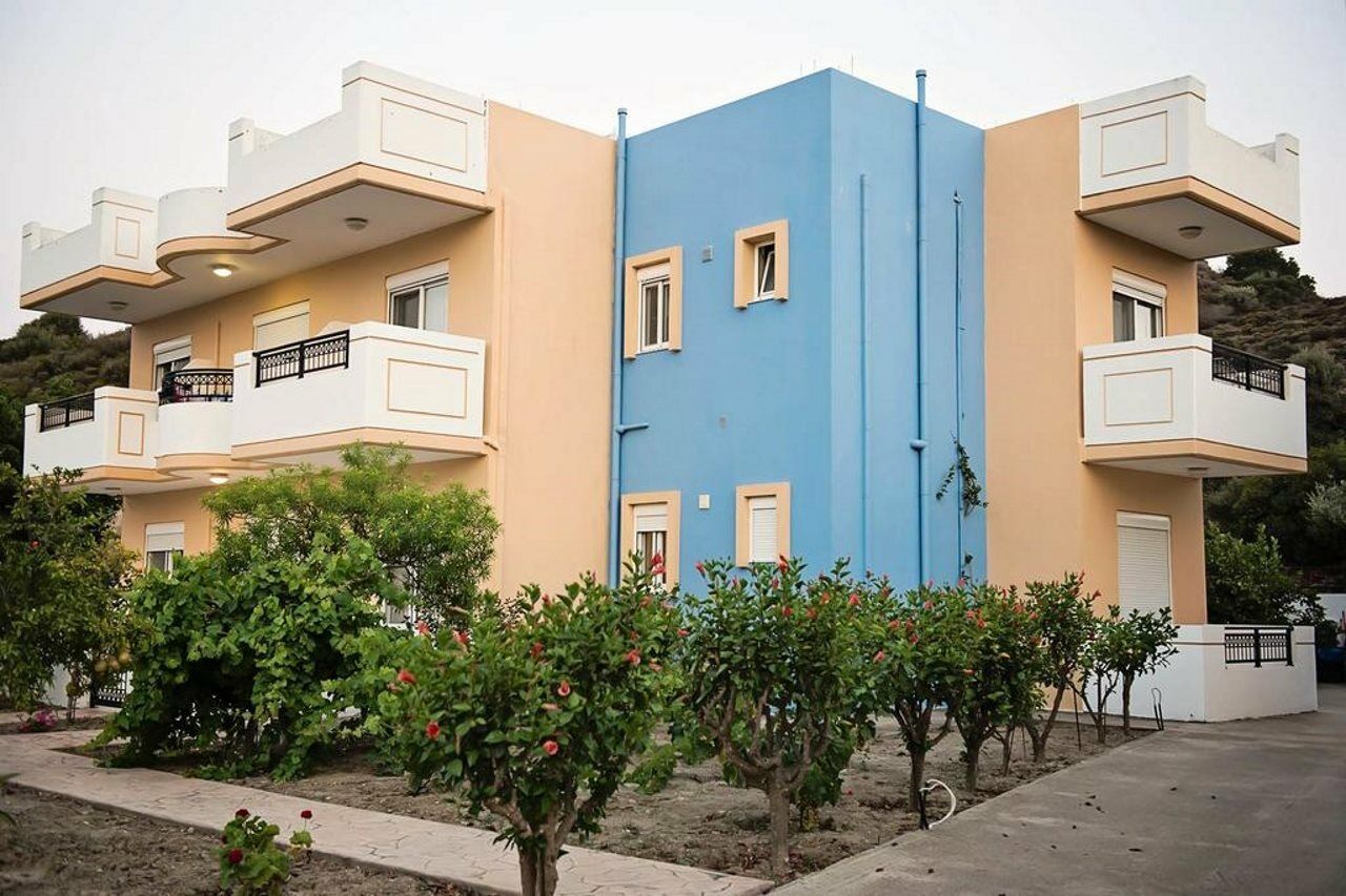 Nephele Apartments ファリラキ エクステリア 写真